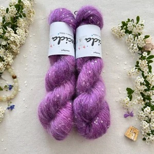 "Amethyst" - 34% superkid mohér 11% hedvábí 41% nylon 14% polyester 195m/50g