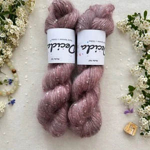 "Mocha Veil" - 34% superkid mohér 11% hedvábí 41% nylon 14% polyester 195m/50g