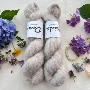 "Cloud Linen"- 64% baby alpaka 3% merino 10% flitry 23% hedvábí 400m/50g