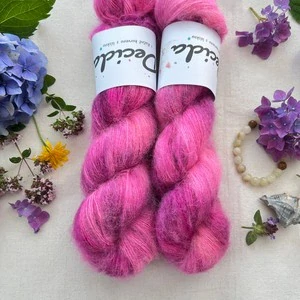 "Berry Glow"- 64% baby alpaka 3% merino 10% flitry 23% hedvábí 400m/50g