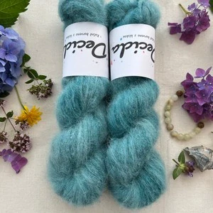 "Hidden Lagoon"- 64% baby alpaka 3% merino 10% flitry 23% hedvábí 400m/50g