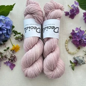 "Rose Linen" 60% merino 20% hedvábí 20% len 400m