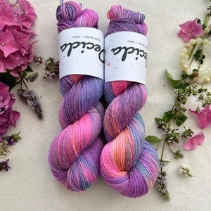 "Summer Bouquet" 60% merino 20% hedvábí 20% len 400m