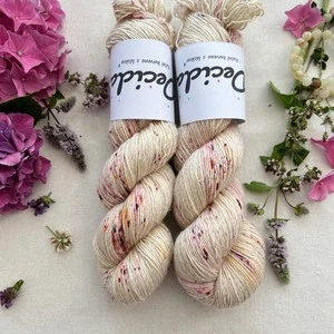 "Cherry Pop 9" - Single 90% Merino sw/10% Len 366m