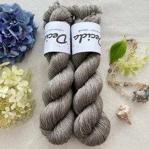 Přírodní - 60% merino sw 20% hedvábí 20% yak 366m/100g