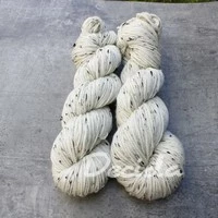 Přírodní Donegal Aran -  85% merino a 15% donegal nopky