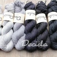 "jednobarevné šedé" Merino/hedvábí 4mm 