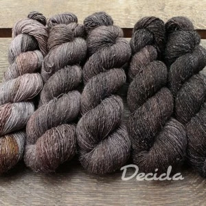 "Brown Fade" -  500g Single 90% Merino/10% Len 366m
