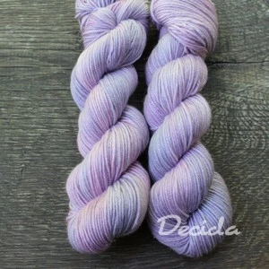 "Dream" - 75%merino 20%hedvábí  5%silver 212m bez SW