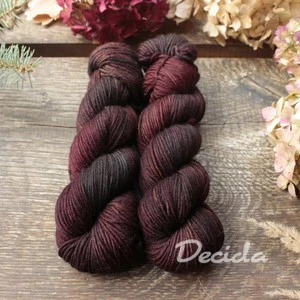 "Dark mahogany" - Merino sw/polyamid 4,5mm