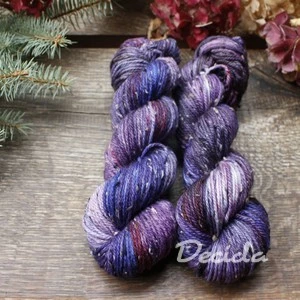 "Violet dream" - merino a Donegal neps ARAN 166m/100g