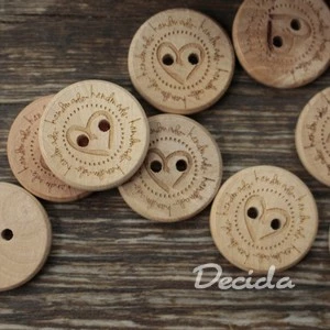 Dřevěné knoflíky Handmade Srdce 25mm