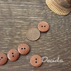 Dřevěné knoflíky "CREATED BY SUBLEVEL" 20mm