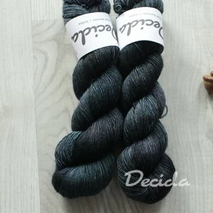 "Dark night" merino/hedvábí 70/30 400m jednonitka 