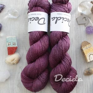 "Gold Burgundy" merino/hedvábí 70/30 400m jednonitka
