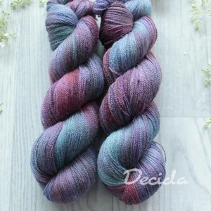 "To nevymyslíš" 75% merino 20% hedvábí 5% stříbrná stellina 800m