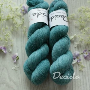 "Teal" 75% merino 20% hedvábí 5% stříbrná stellina 800m