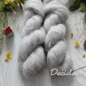Přírodní - 42% baby alpaka 13% merino 10 % yak 35% hedvábí 50g