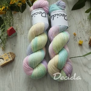 "Pastelky" 75% merino 20% hedvábí 5% stříbrná stellina 800m