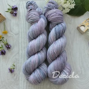 "Snová" - 75%merino 20%hedvábí  5%silver 212m bez SW