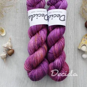 "Hot Raspberry" - Merino sw/polyamid 270m/100g