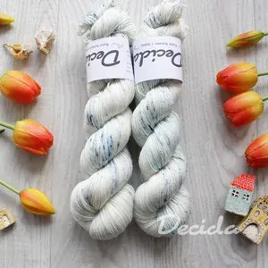 "Rozsypaný mráz" - 70%merino/10%kašmír/20%hedvábí 400m