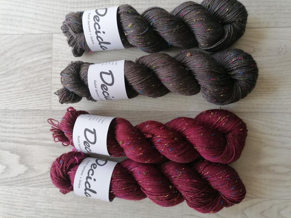na přání -  85% merino sw a 15% donegal nopky barevné