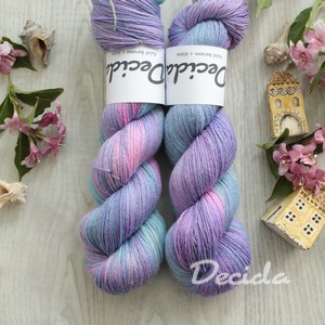 "Jiggle" -  80% Merino Easywash/20% Len 400m/100g