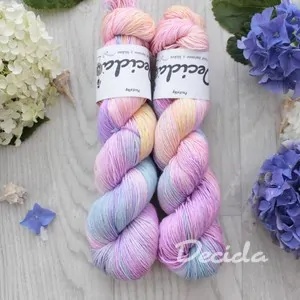 "Pastelky" 80% merino 20% hedvábí 360m