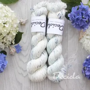 "Blue Snow" 80% merino 20% hedvábí 360m