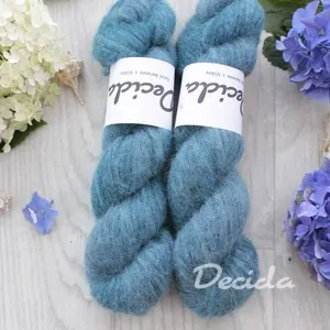 "Laguna" - 42% baby alpaka 13% merino 10 % yak 35% hedvábí 50g