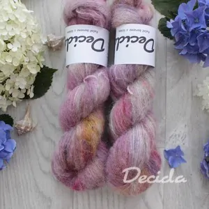 "Conga" - 42% baby alpaka 13% merino 10 % yak 35% hedvábí 50g
