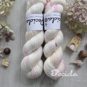 "Speckled Unicorn" Merino/tencel 333m