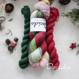 Set 120g "Vánoční girlanda - Zelená a Červená" - EXTRA Merino sw/polyamid/Lurex 365m/100g