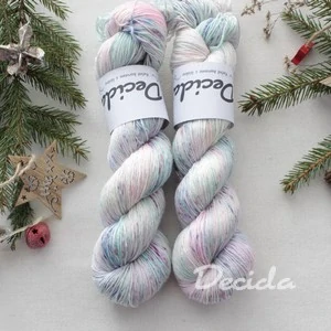 "Rozsypané kvítky" 80% merino 20% hedvábí 360m