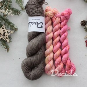 "Set 41" Alpine Bloom Hat - 160g Merino sw 300m