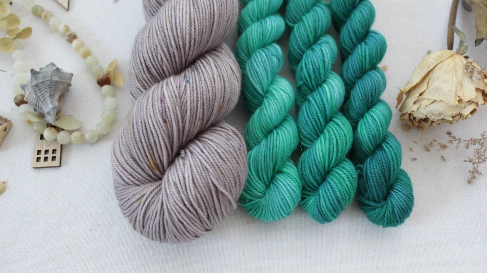 "Set 52" Alpine Bloom Hat - 160g Merino sw 300m