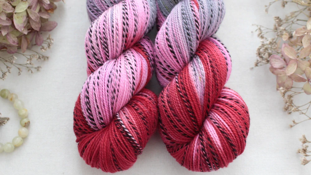 "Hot Love 3" - ZEBRA Merino sw/nylon 365m 
