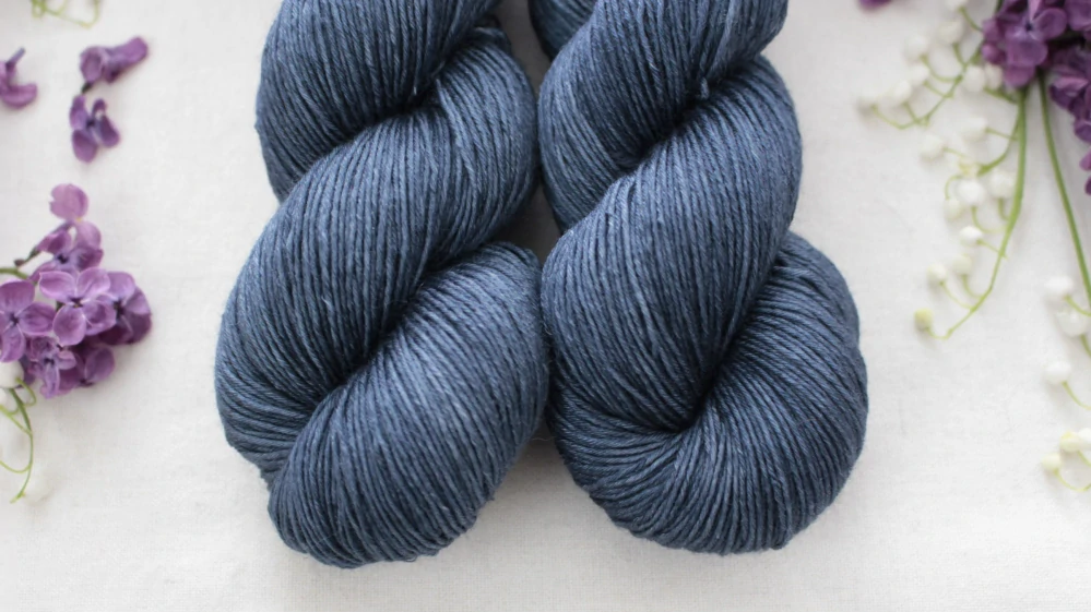 "Oscuro" 80% merino 20% hedvábí 400m