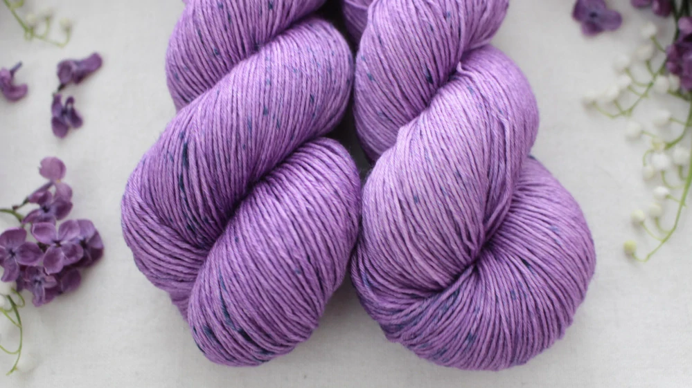 "Šeřík" 80% merino 20% hedvábí 400m