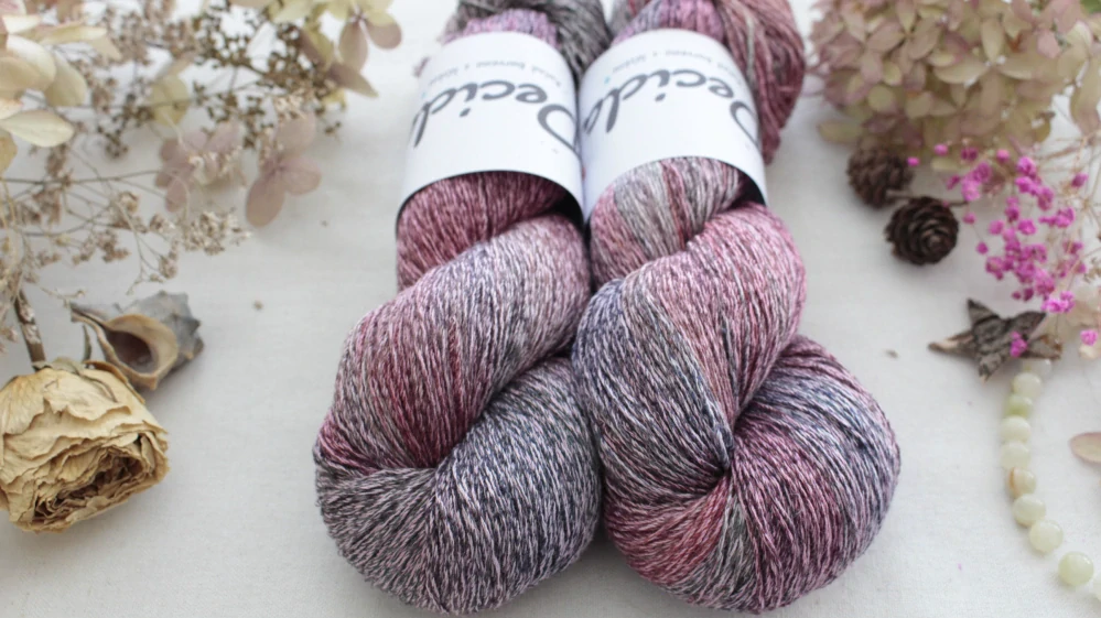 "Tealla 2" - 53% bambusová viskóza 47% buretové hedvábí 460m/100g