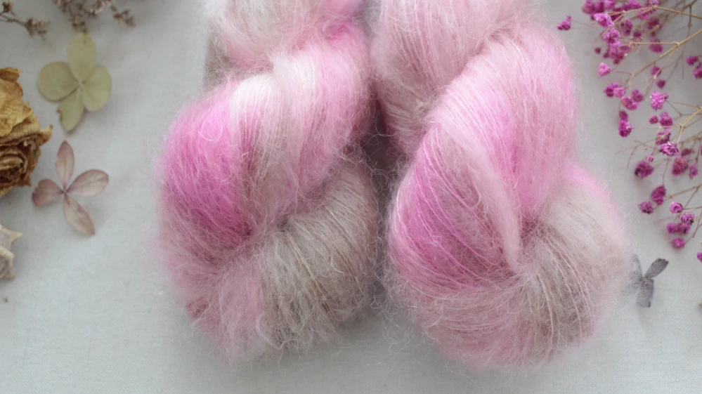 "Lawrita 2" 75% superkid mohér/25%hedvábí 420m/50g