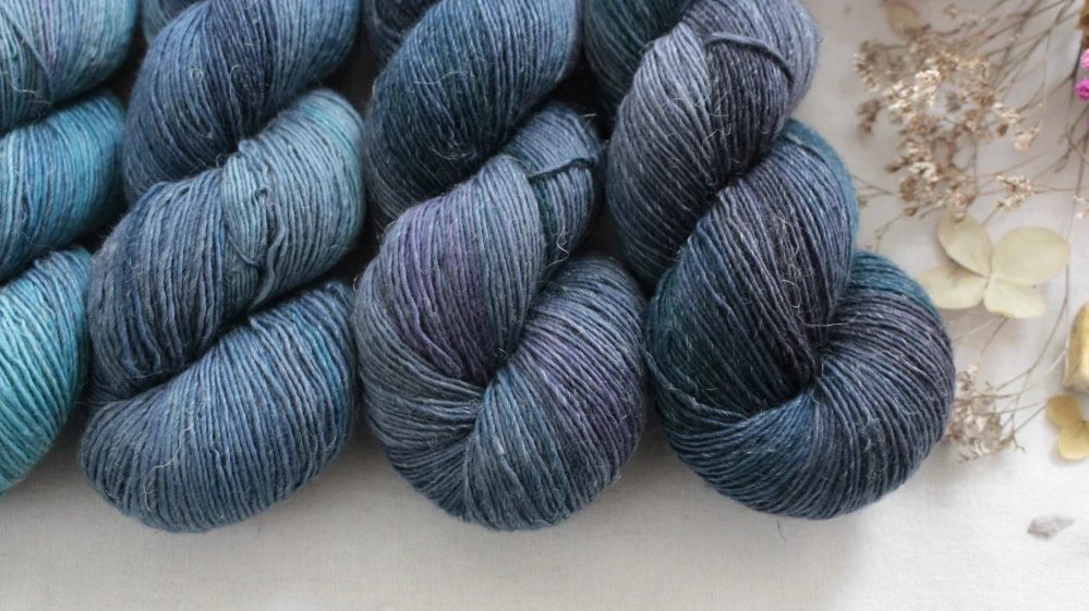 "Fade 32" - 500g Single 90% Merino sw/10% Len 366m