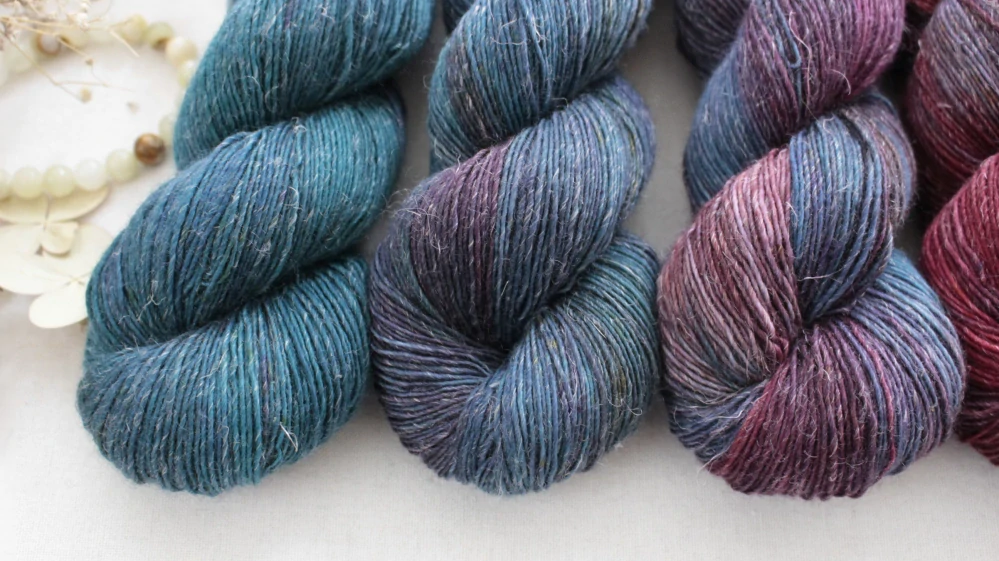 "Fade 33" -  500g Single 90% Merino sw/10% Len 366m