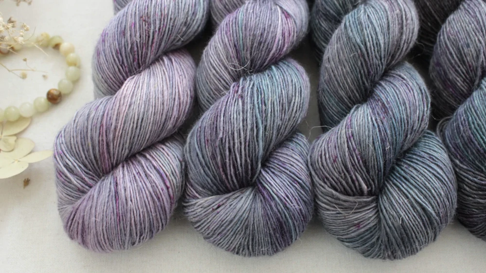 "Fade 34" - 500g Single 90% Merino sw/10% Len 366m