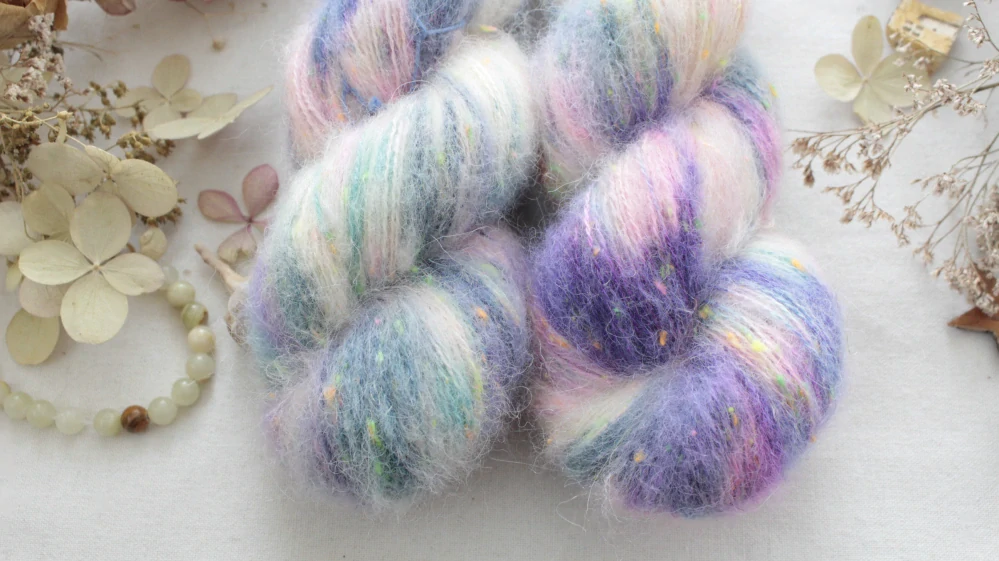 "Laolu 3" -  42%  merino sw 32% alpaka 18% donegal nopky 8% len 400m
