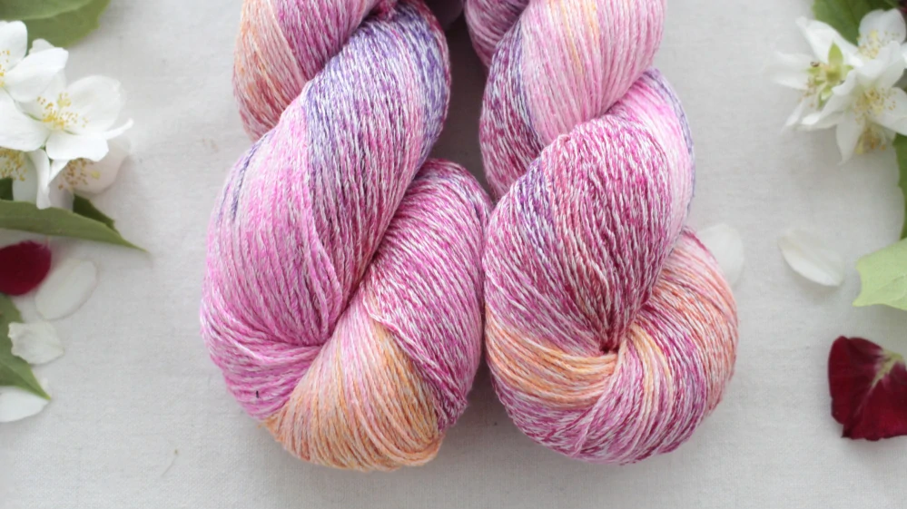 "Adaa 4" - 53% bambusová viskóza 47% buretové hedvábí 460m/100g