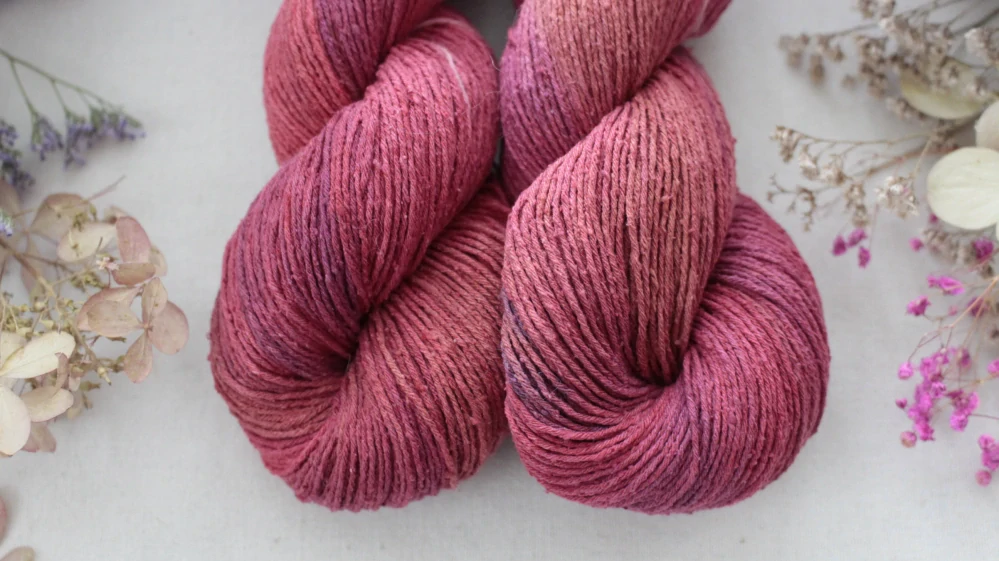 "V ohni" - Buretové hedvábí 300m/100g