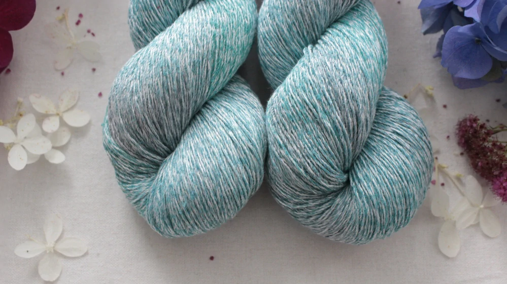 "Lemen 2" - 53% bambusová viskóza 47% buretové hedvábí 460m/100g