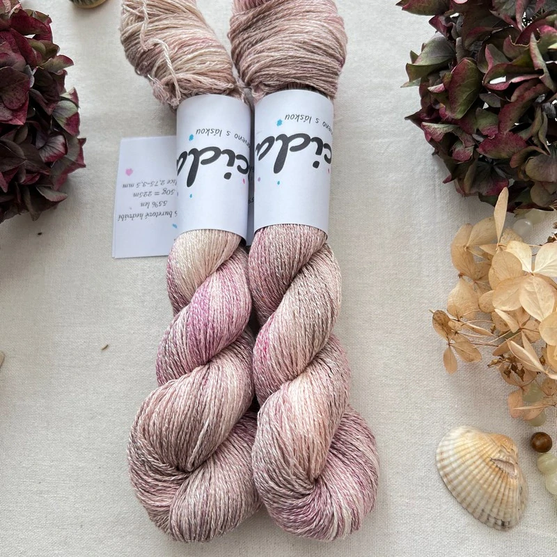 "Suspiro Rosado" - 55% len 45% buretové hedvábí 225m/50g